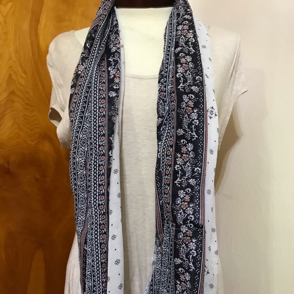 Maurices infinity scarf - Picture 3 of 8